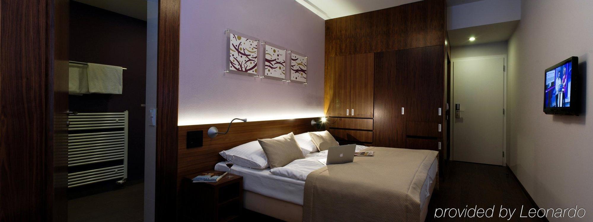 Hotel Carol Praha Rom bilde