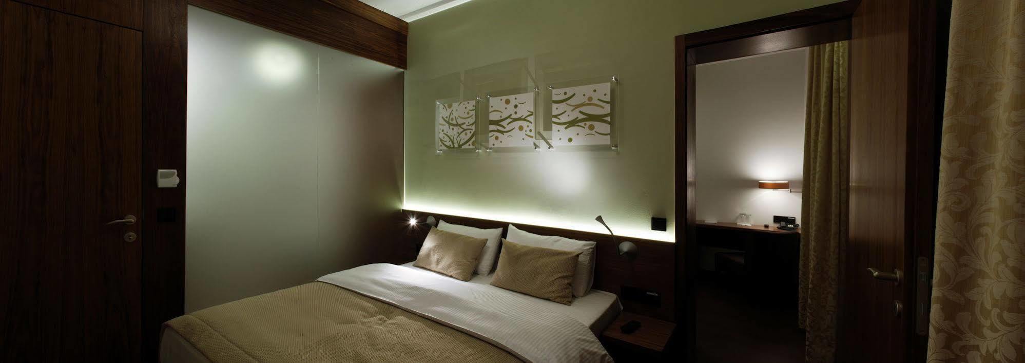 Hotel Carol Praha Rom bilde